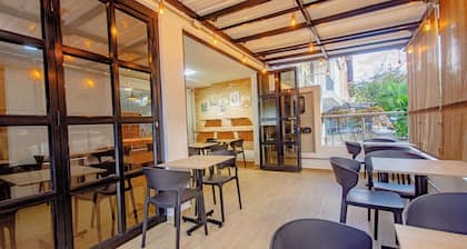 Novus Laureles