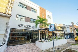 Fachada de la propiedad