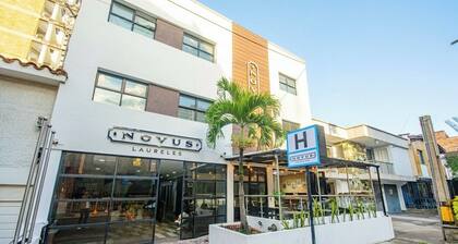 Novus Laureles