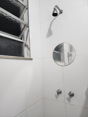 Shower, hair dryer, towels, soap - Apartment in Copacabana close to the beach  (Copacabana Rio de Janeiro)
