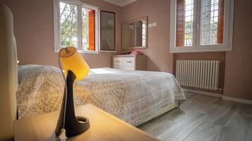 3 chambres, fer et planche Ă  repasser, Wi-Fi, draps fournis