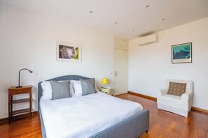 Apartment | 2 bedrooms, iron/ironing board, free WiFi - Colonna Classic Style Apartment by Wonderful Italy (Naples)