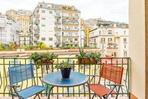 Apartment | Balcony - Colonna Classic Style Apartment  (Naples)