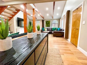 Smart TV y chimenea