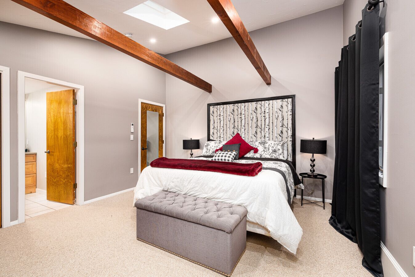 3 bedrooms, iron/ironing board, travel crib, free WiFi