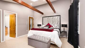 3 bedrooms, iron/ironing board, travel crib, free WiFi