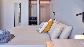 Quarto clássico, sacada, vista para a cidade | Roupas de cama premium, edredons de pluma