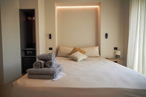 Basic Room, Balcony, City View | Premium bedding, down comforters, memory foam beds, free minibar items - White Coast (Polignano a Mare)