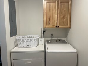 Interior - Family friendly escape miles from Glacier National Park. (Hungry Horse)