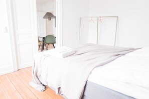 2 chambres, fer et planche à repasser, Wi-Fi, draps fournis