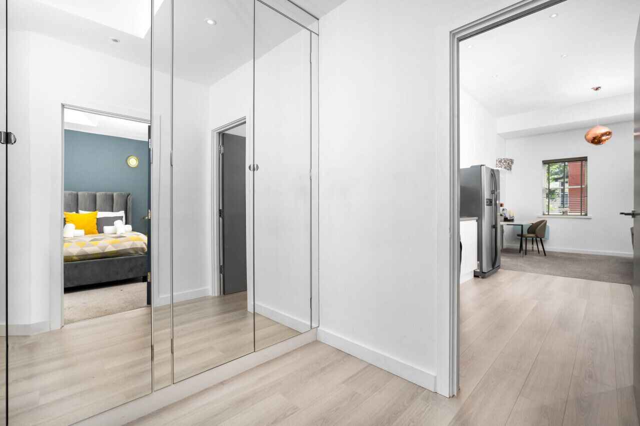 1 Schlafzimmer, Schreibtisch, Bügeleisen/Bügelbrett, Reisekinderbett