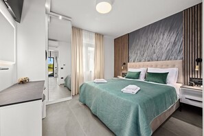 3 chambres, fer et planche à repasser, lit parapluie, Wi-Fi gratuit