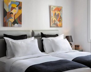 3 bedrooms, in-room safe, iron/ironing board, free WiFi