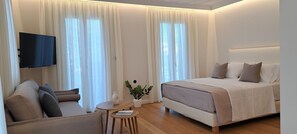 Deluxe Suite (Ioanna) | In-room safe, soundproofing, iron/ironing board, free WiFi - VERANI SUITES (Lefkada)