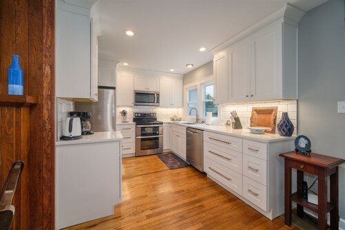 Johnson Street Cottage in Downtown Brevard | 2 Bed, 1 Bath