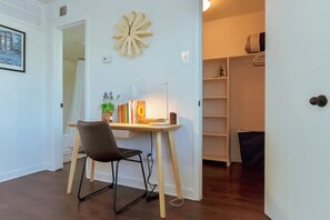 Interior - Chic Stay 302, Toluca 98

 (Dallas)