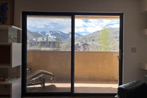 Interior - Cozy Condo with mountain views, in the Heart of Avon, Walk to Gondola (Avon)