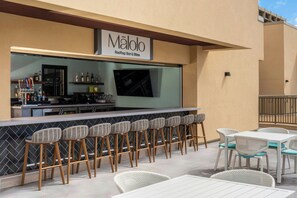 Bar (en la propiedad)