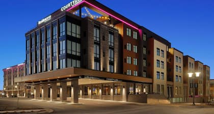 Courtyard by Marriott Milwaukee Brookfield at Poplar Creek