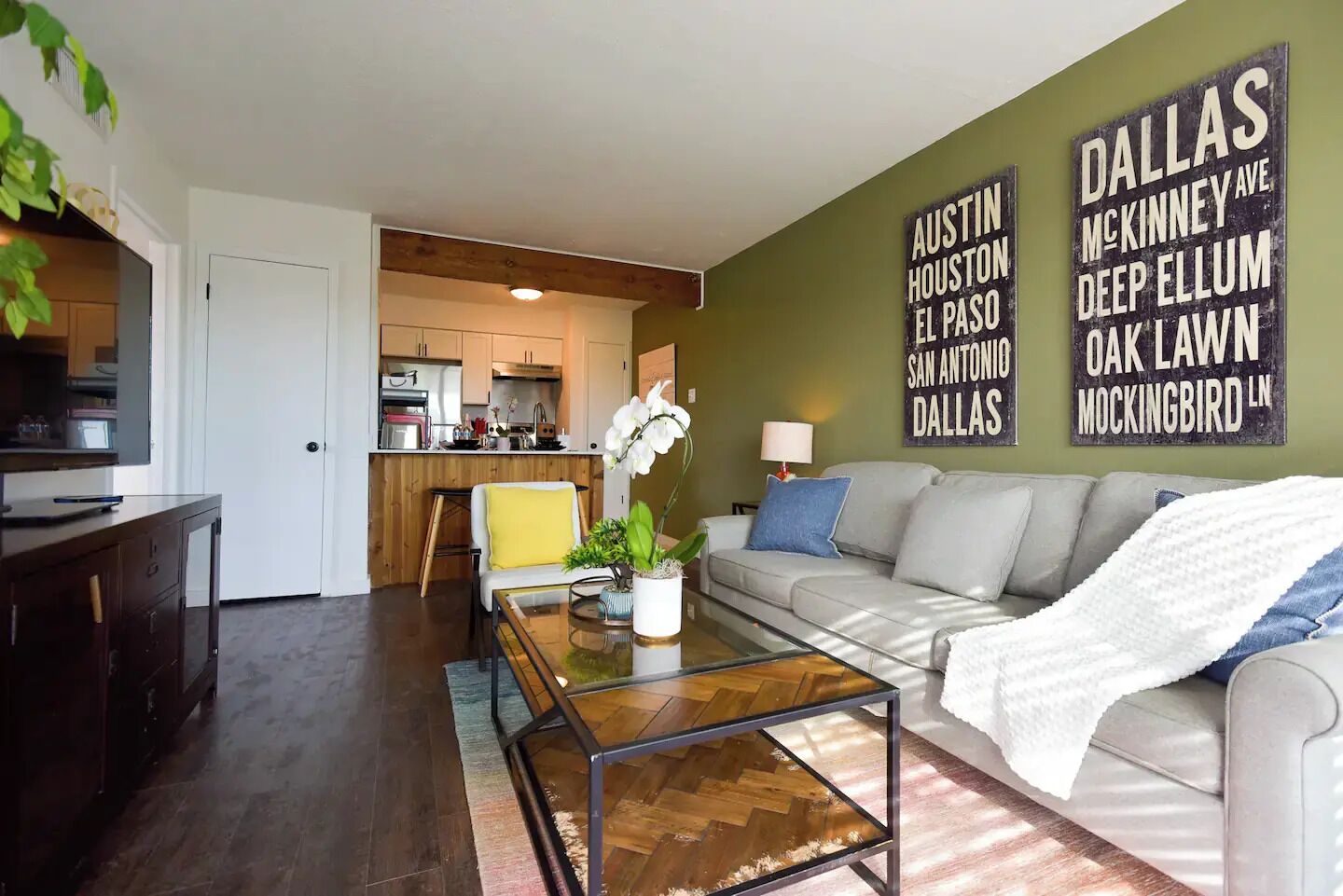 智能電視、書籍