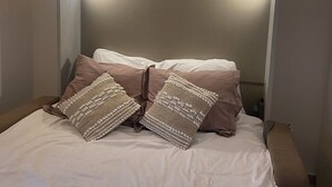 1 多间卧室、熨斗/熨衣板、WiFi、床单