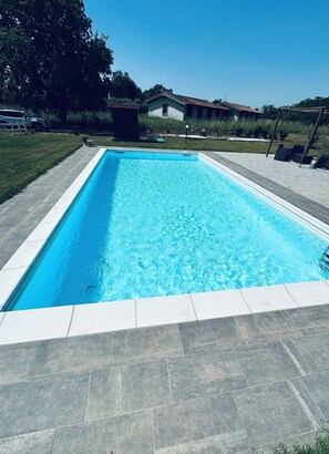 Pool - Cozy villa surrounded by greenery, with swimming pool and pets allowed. (Fabrica di Roma)