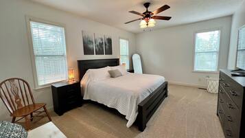 3 bedrooms, iron/ironing board, WiFi, bed sheets