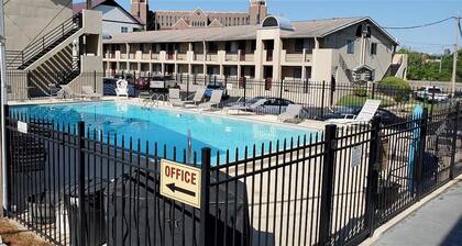 Cozy 1/1 Walking distance to Doak Campbell Stadium and campus