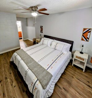 1 غرفة نوم وسرير سفر وواي فاي مجانًا وملاءات أسرّة