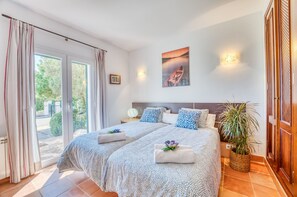 2 habitaciones, tabla de planchar con plancha y wifi gratis 