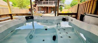 Chalet Domaine de la Forge 6/8 Pers Avec Jacuzzi Privatif et Accès Piscine