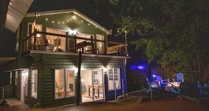 Multicolor River Retreat: ¡escapada privada a una hora de Chicago!