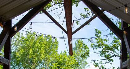 Technicolor River Retreat - Private get-away an hour outside of Chicago!