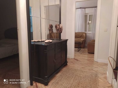 Apartamento Céntrico en Llanes con Plaza de Garaje. ¡A 3 Minutos de la Playa!