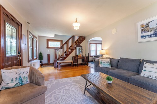 Pine Park - Charming 5 BR home