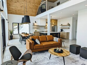 TV, fireplace, stereo