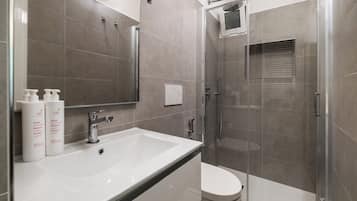 Apartment | Bathroom