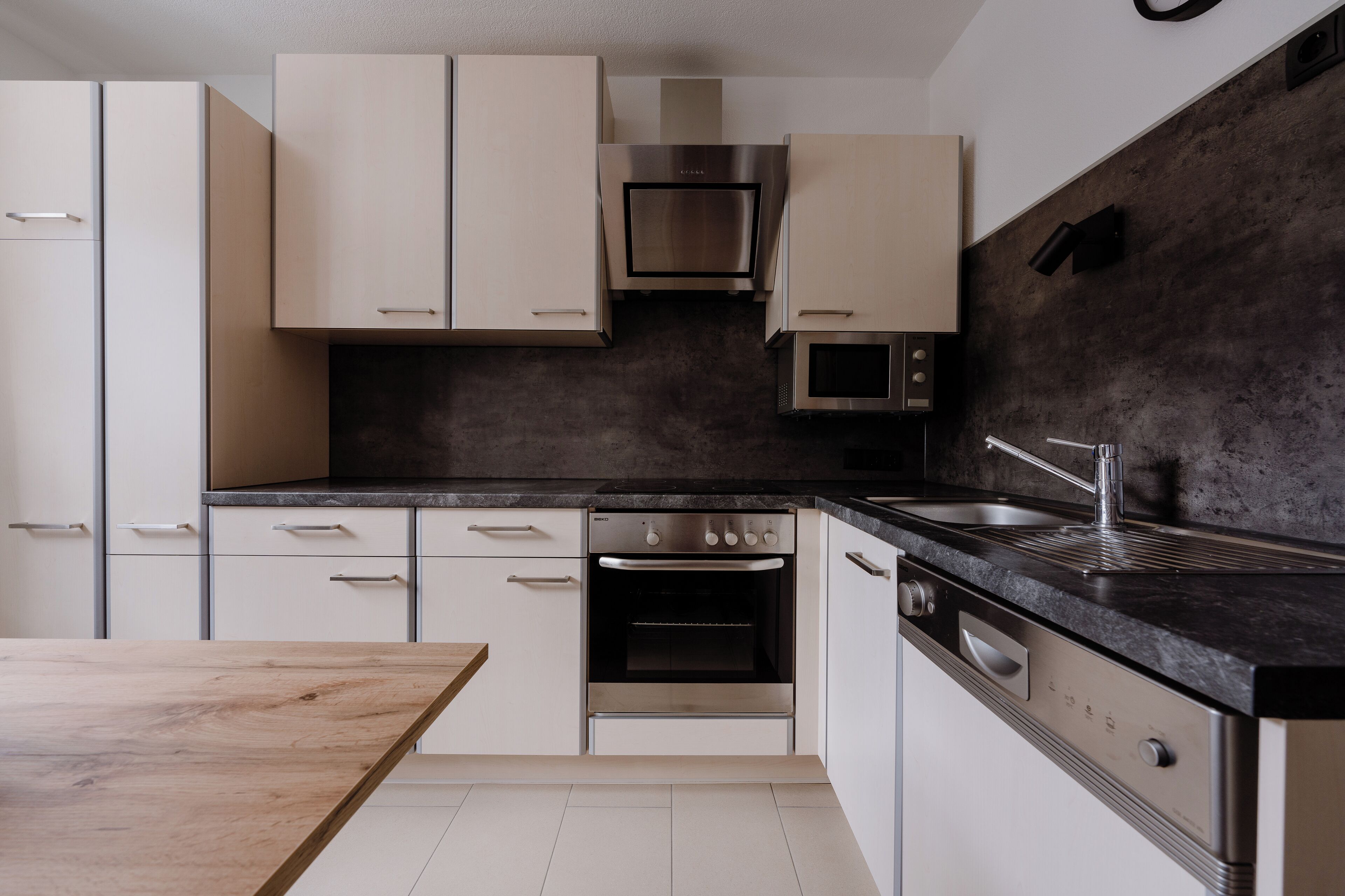 그랜드 아파트, 산 전망 | 전용 주방 | 대용량 냉장고, 전자레인지, 오븐, 쿡탑