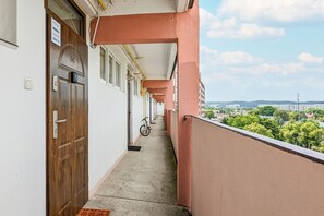 Balcony - Piastowska Apartment Gdańsk by Renters (Gdansk)