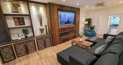 Stylish House in Welsh Hills, Sleeps 8 to 12