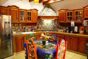 Shared kitchen - EL Molino de Allende Guest House (San Miguel de Allende)