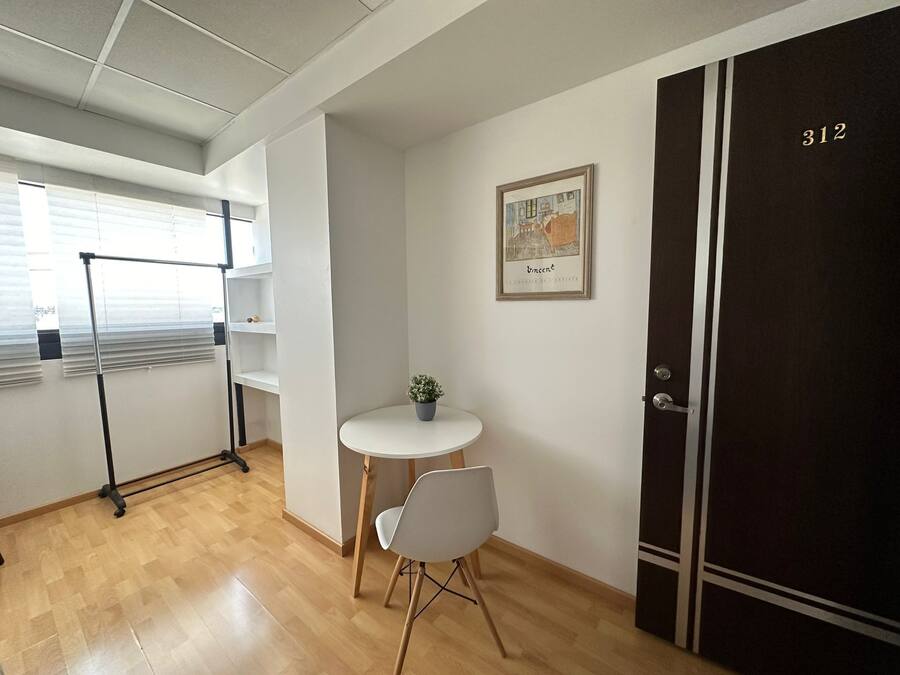 Desk, laptop workspace, WiFi (free)