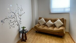 Junior Double Room, City View | Desk, laptop workspace, WiFi (free) - Tiny Rooms (Toluca)