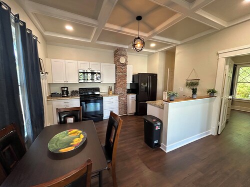 Unit 1 - Copper - Pinal Creek East - private yard - wifi - central location