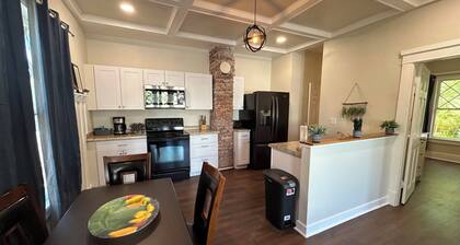 Unit 1 - Copper - Pinal Creek East - private yard - wifi - central location