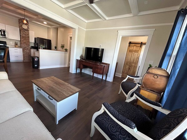 Kitchen, diningroom, and livingroom *no washer/dryer* unit 1 of 5 on property - Unit 1 - Copper - Pinal Creek East - private yard - wifi - central location (Globe)
