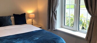 Luxurious Private Suite with secure parking 