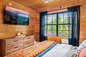 8 habitaciones, escritorio y tabla de planchar con plancha
