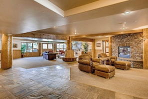 Lobby - Crested Butte Mountain Resort Properties by Vail Resorts (Crested Butte)