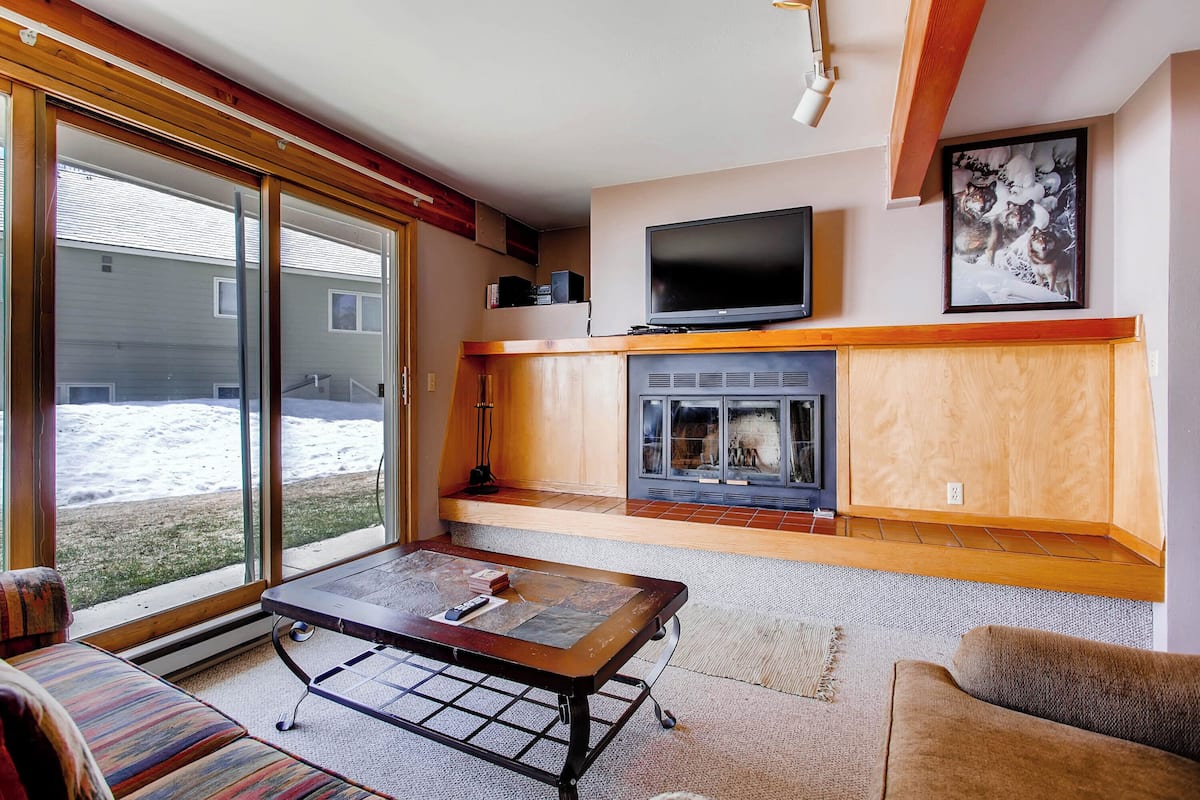 Gateway | 3 Peak | 1 Bedroom 1 Bath | Living area